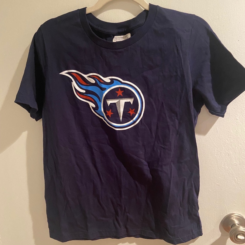 Titans Youth tee 14/16 L Tennessee football shirt NFL New with tag NWT unworn TN